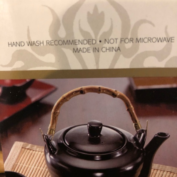 Beautiful black glossy tea pot with wooden handle - Picture 4 of 4